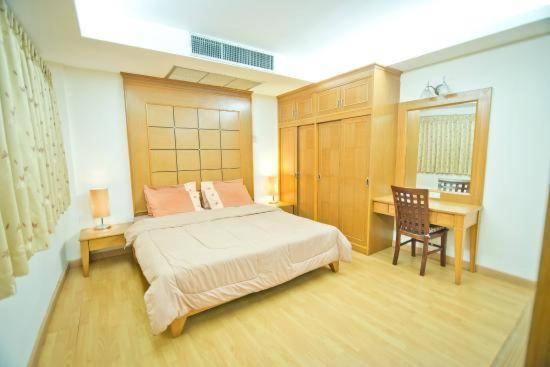Jolly Guesthouse & Restaurant Pattaya Ngoại thất bức ảnh