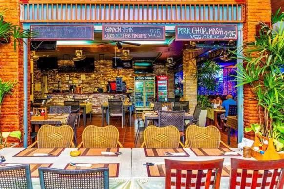 Jolly Guesthouse & Restaurant Pattaya Ngoại thất bức ảnh